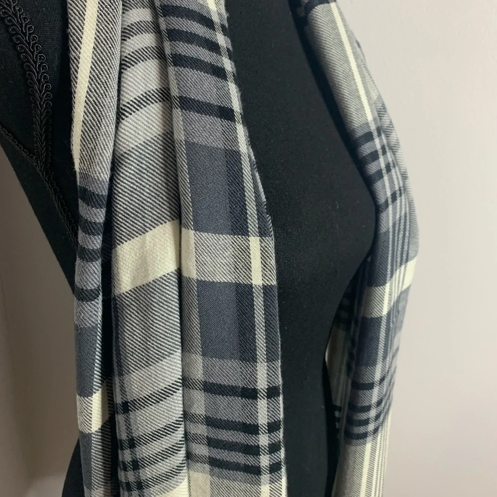 Women's Oversized Gray & White Fall Scarf